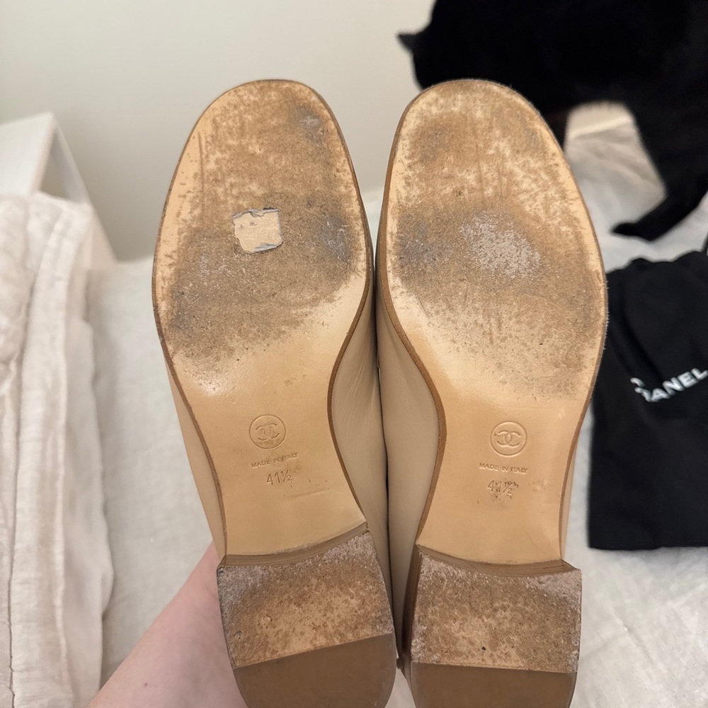 CHANEL Beige Quilted Leather Loafers with Gold Hardware size 41.5 US 10.5 - Picture 7 of 7